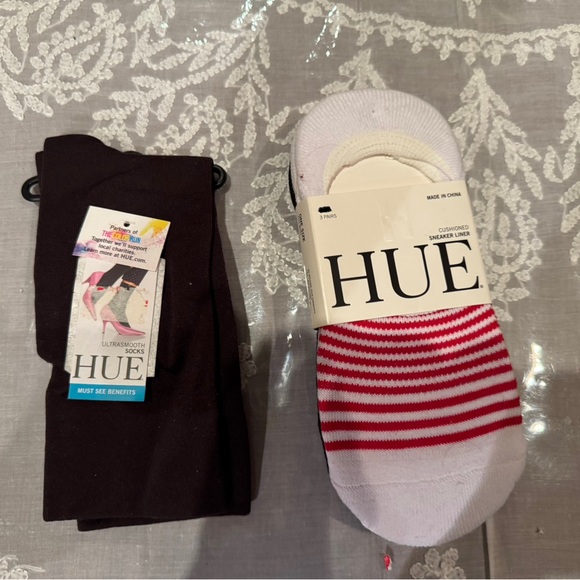 NWT FOUR PAIRS of HUE Women's Socks - Picture 1 of 6